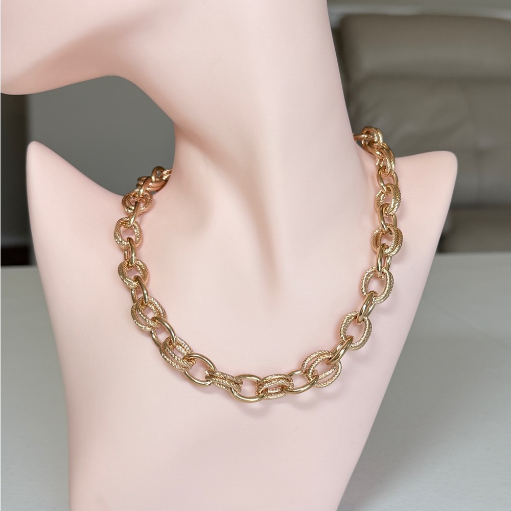 Italian Design Gold Textured Link Necklace - Women's Jewelry